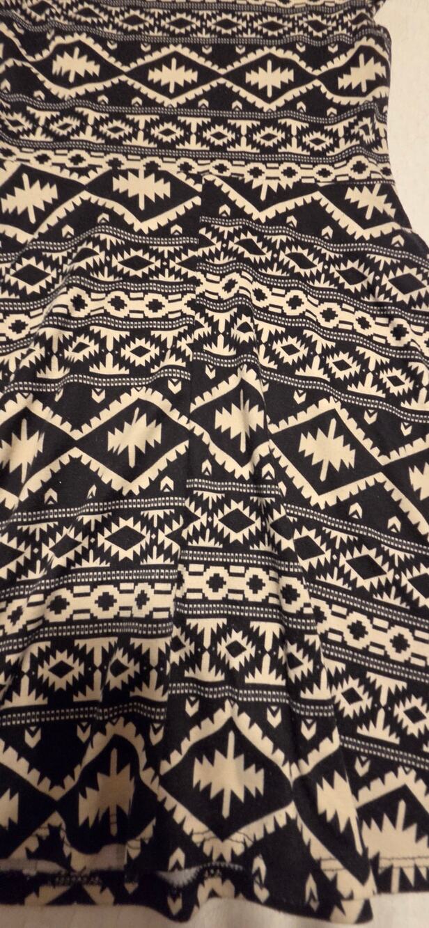 Vibe Sportswear Women’s M Black Cream Geometric Aztec Print Fit & Flare Dress